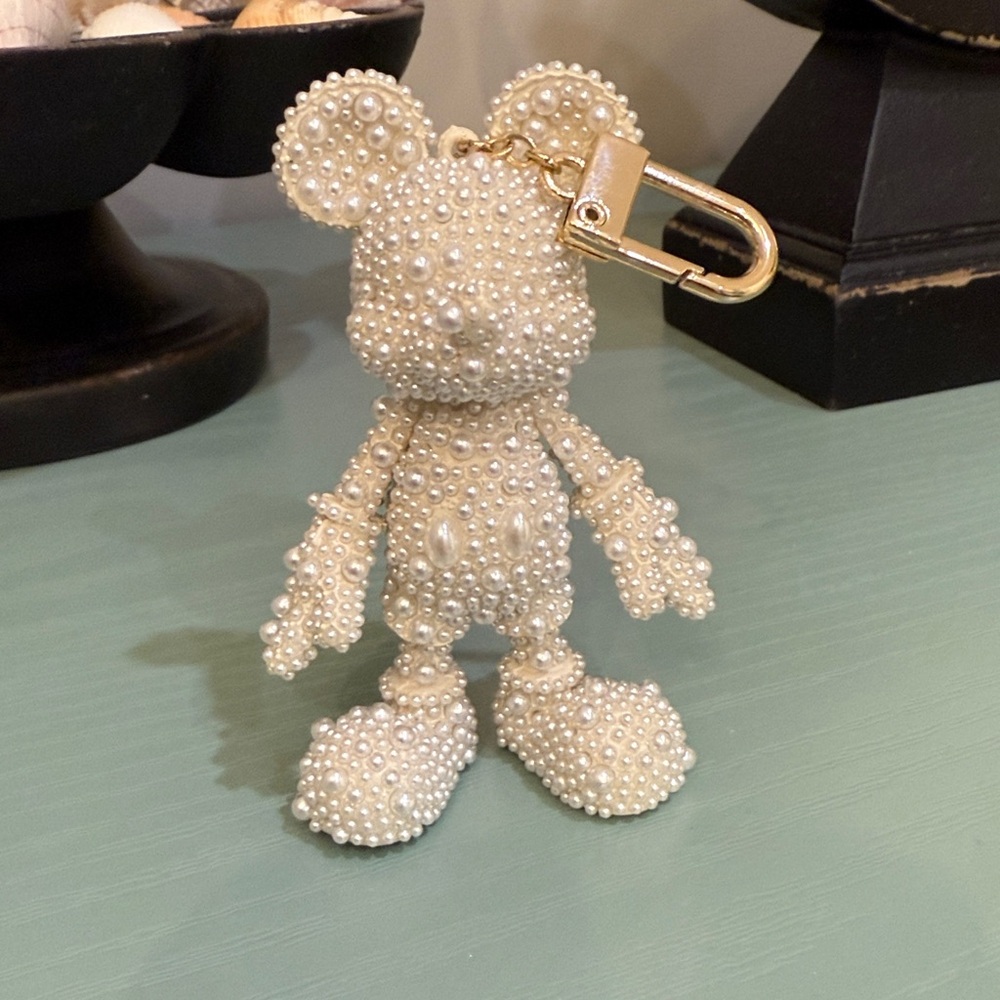 Dooney and Burke Disney Micky & Minnie Satchel, like new. FREE GIFT W/ purchase - Picture 12 of 14